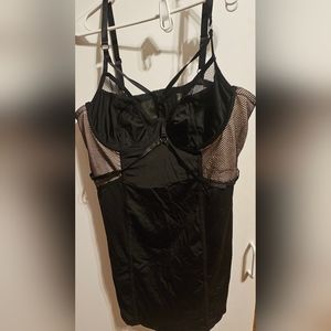 Torrid slip with cross over underwire bust plus size 2 18/20